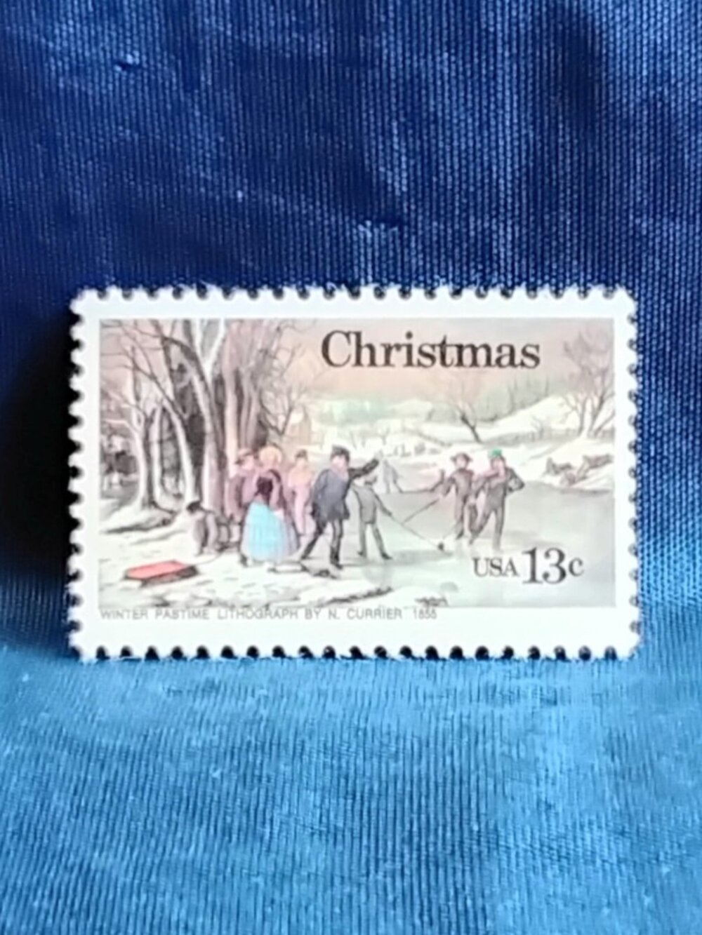 Uncirculated USA 1976 Christmas Winter Pastime 13 Cent Stamp!!